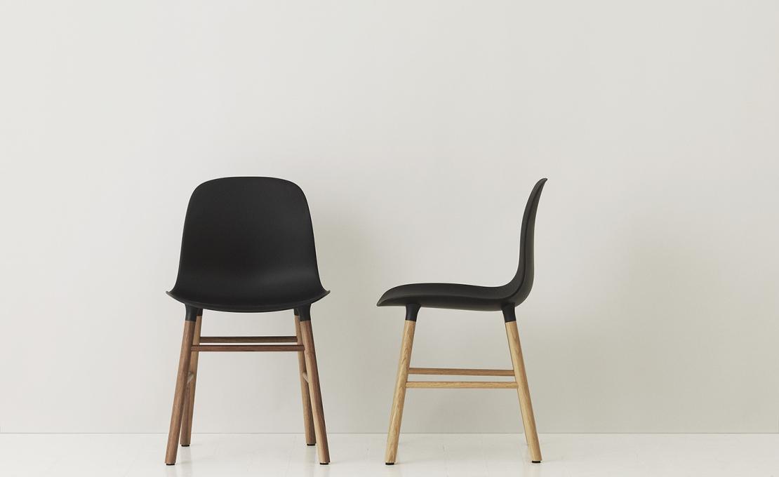 Стул от фабрики Normann Copenhagen модель Form  With Wood Legs