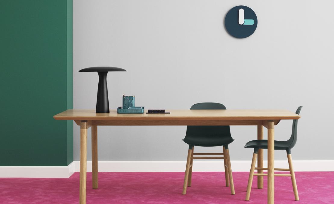 Стул от фабрики Normann Copenhagen модель Form  With Wood Legs