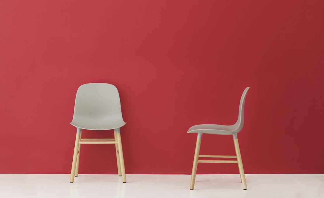 Стул от фабрики Normann Copenhagen модель Form  With Wood Legs