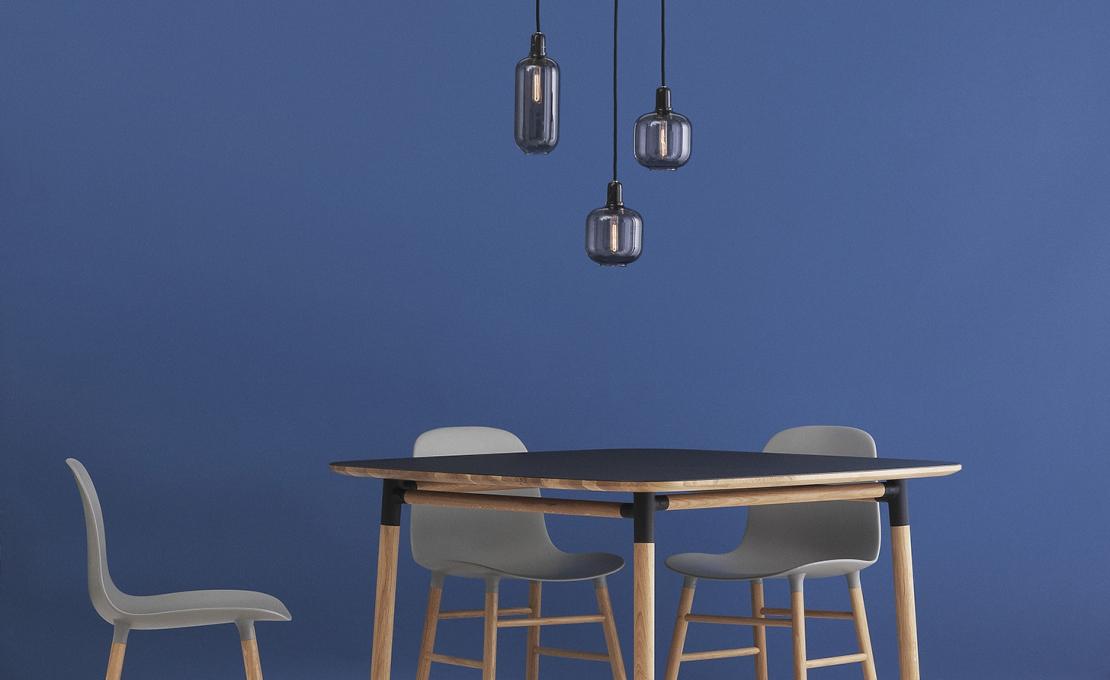 Стул от фабрики Normann Copenhagen модель Form  With Wood Legs