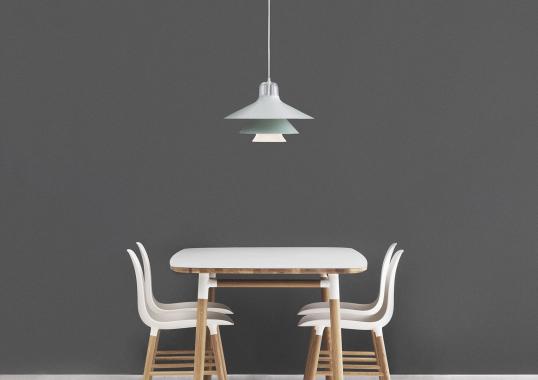 Стул от фабрики Normann Copenhagen модель Form  With Wood Legs