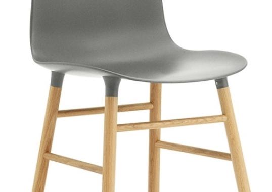 Стул от фабрики Normann Copenhagen модель Form  With Wood Legs