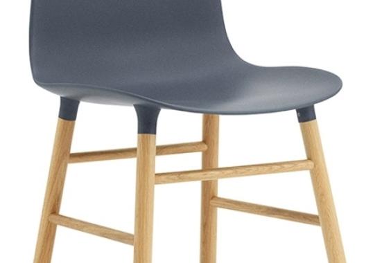 Стул от фабрики Normann Copenhagen модель Form  With Wood Legs