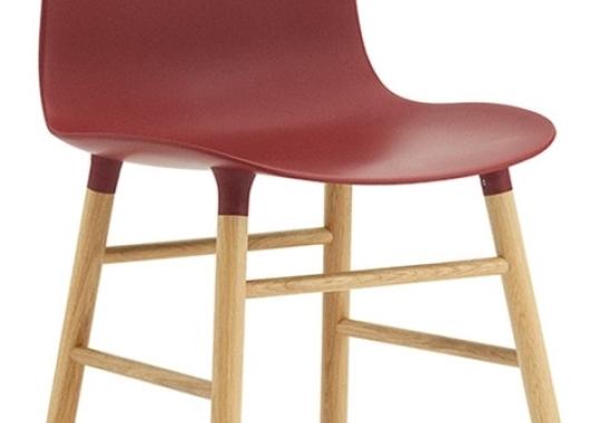 Стул от фабрики Normann Copenhagen модель Form  With Wood Legs