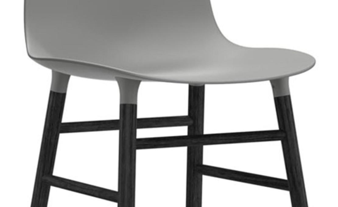 Стул от фабрики Normann Copenhagen модель Form  With Wood Legs