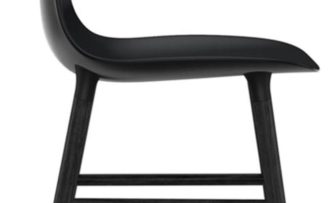 Стул от фабрики Normann Copenhagen модель Form  With Wood Legs