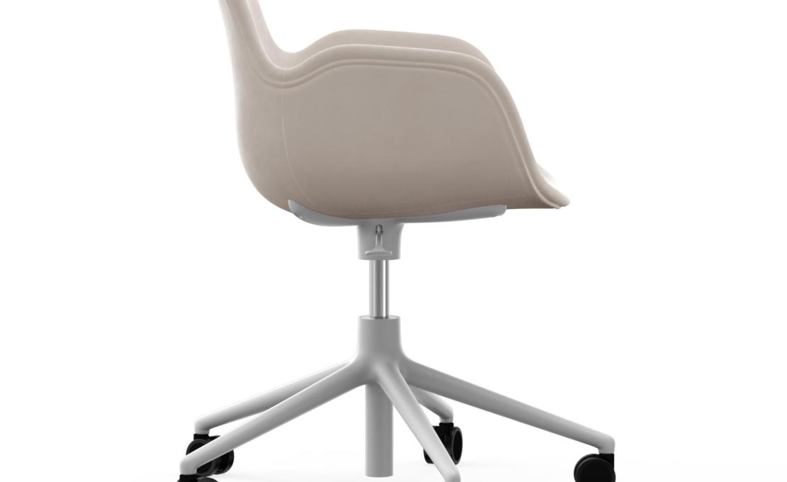 Офисный Стул от фабрики Normann Copenhagen модель Form Upholstered Swivel Arm