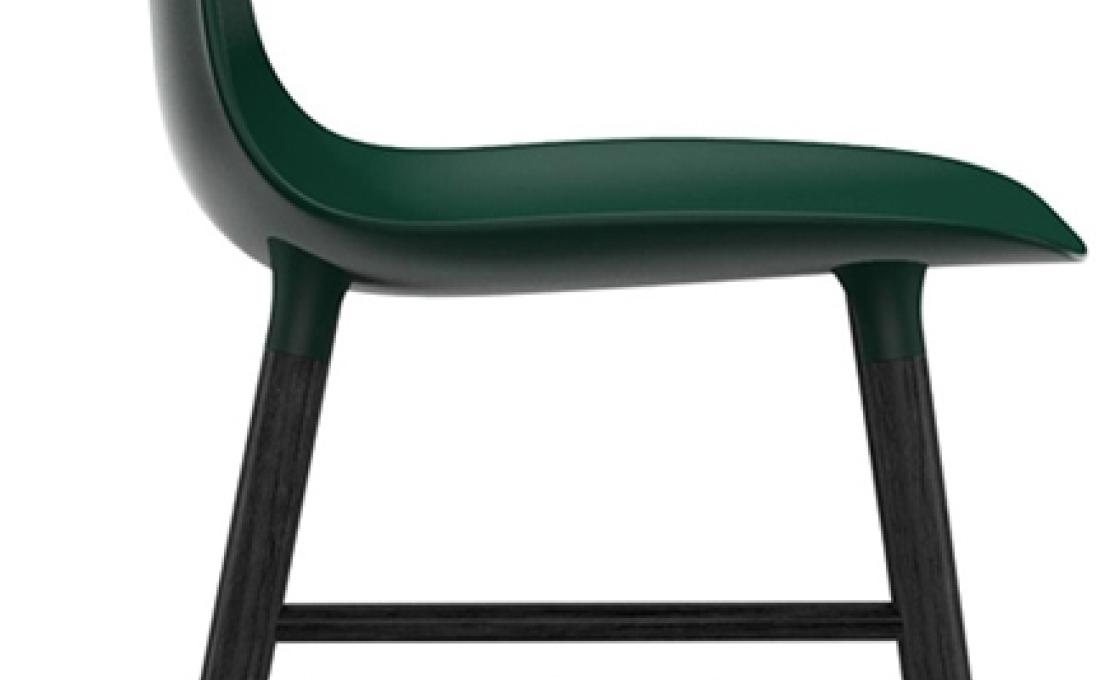 Стул от фабрики Normann Copenhagen модель Form  With Wood Legs
