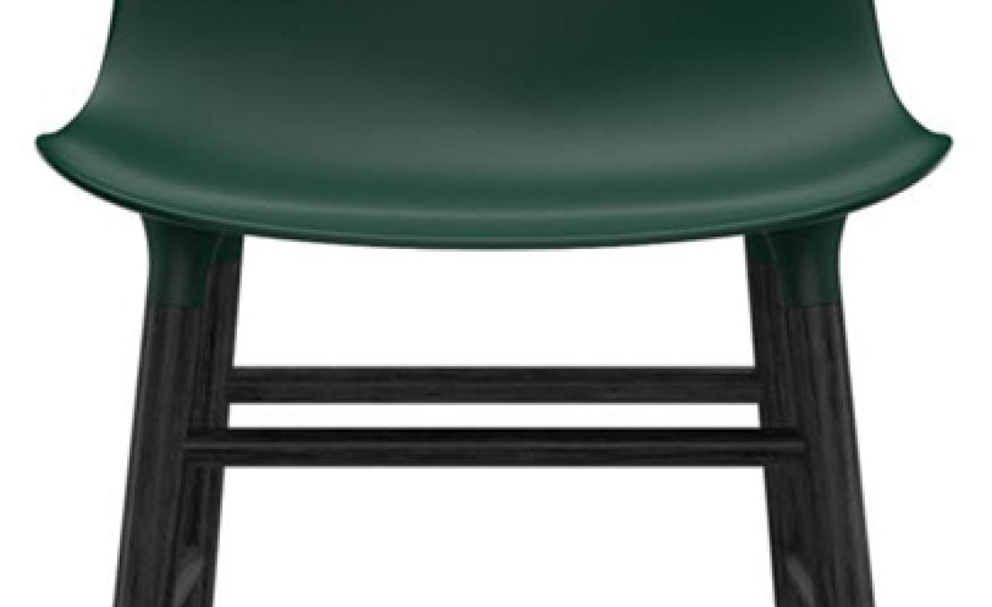 Стул от фабрики Normann Copenhagen модель Form  With Wood Legs