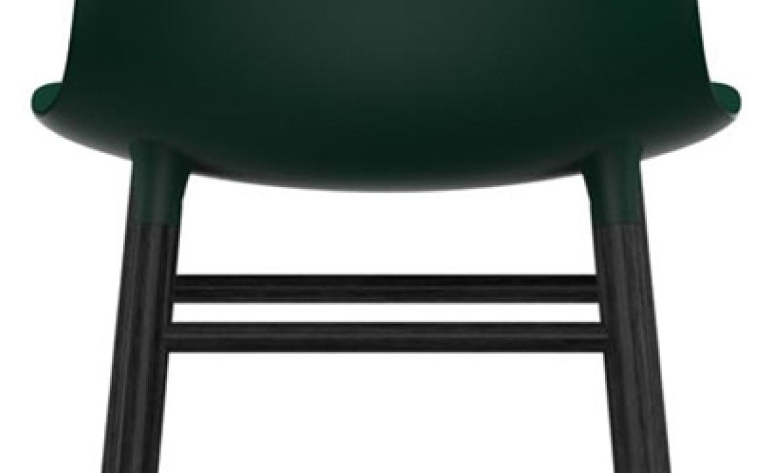 Стул от фабрики Normann Copenhagen модель Form  With Wood Legs