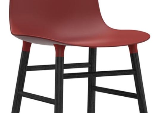 Стул от фабрики Normann Copenhagen модель Form  With Wood Legs