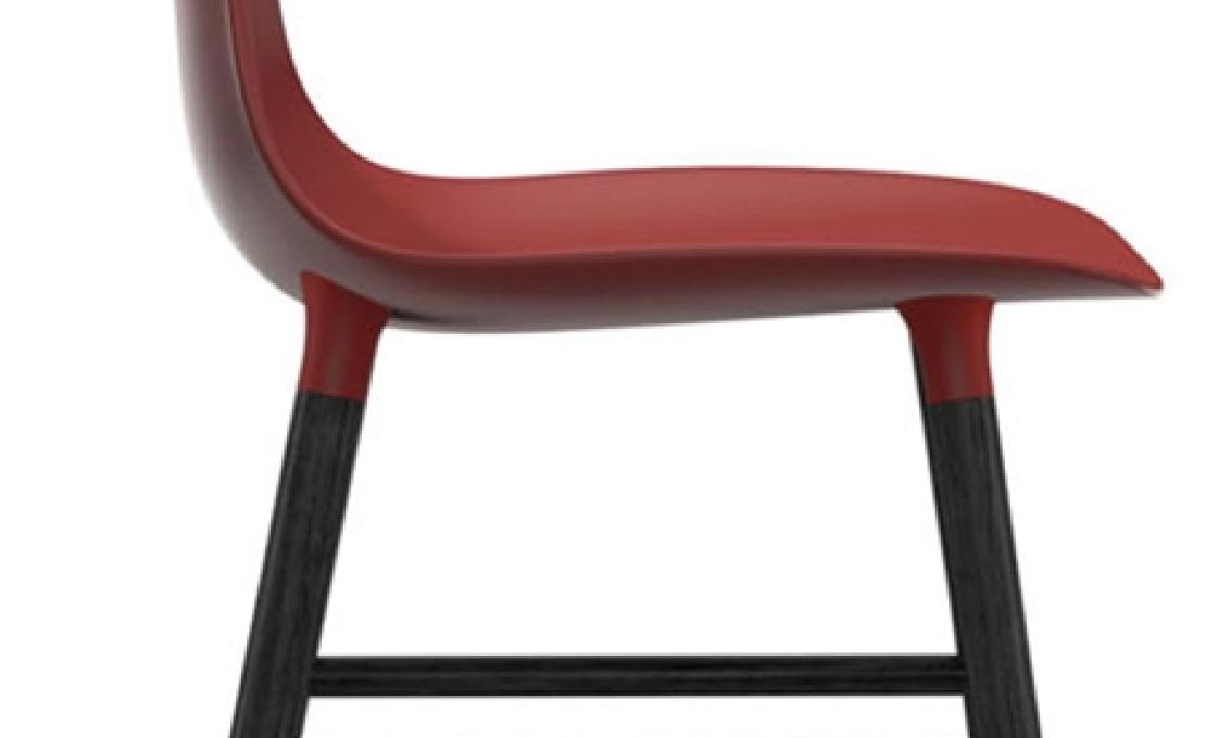 Стул от фабрики Normann Copenhagen модель Form  With Wood Legs