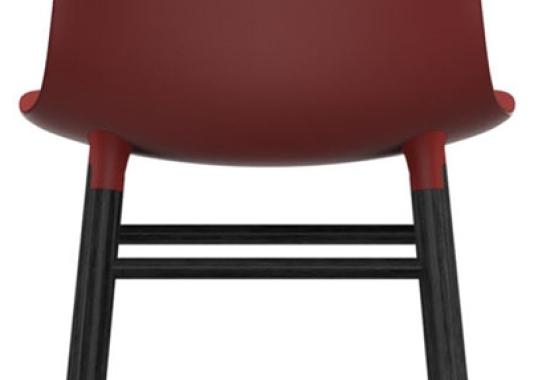 Стул от фабрики Normann Copenhagen модель Form  With Wood Legs