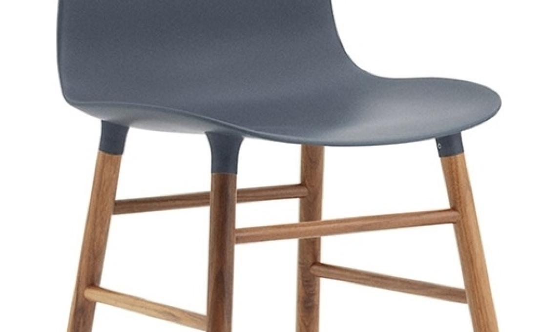 Стул от фабрики Normann Copenhagen модель Form  With Wood Legs