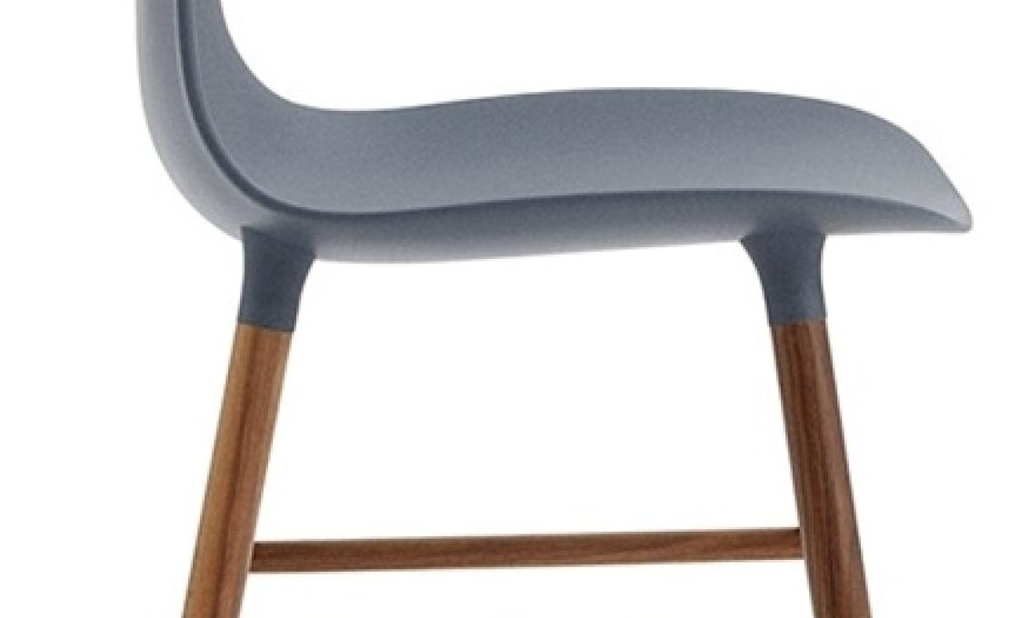 Стул от фабрики Normann Copenhagen модель Form  With Wood Legs