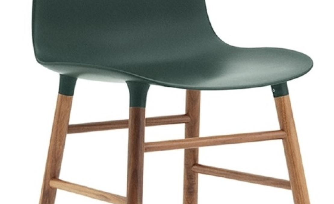 Стул от фабрики Normann Copenhagen модель Form  With Wood Legs