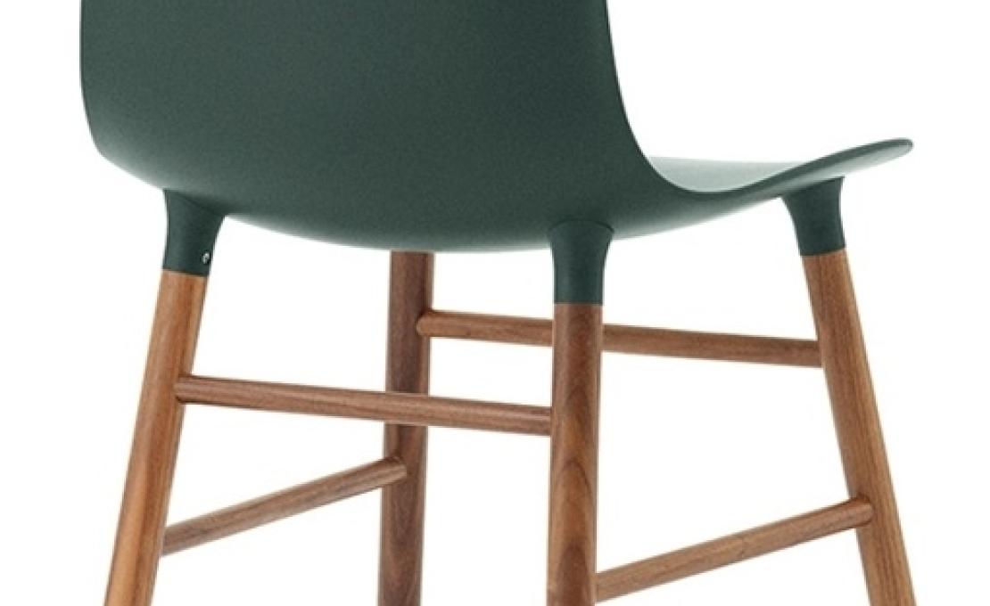 Стул от фабрики Normann Copenhagen модель Form  With Wood Legs