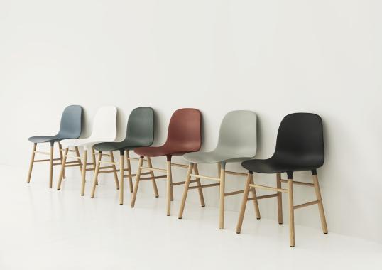 Стул от фабрики Normann Copenhagen модель Form  With Wood Legs