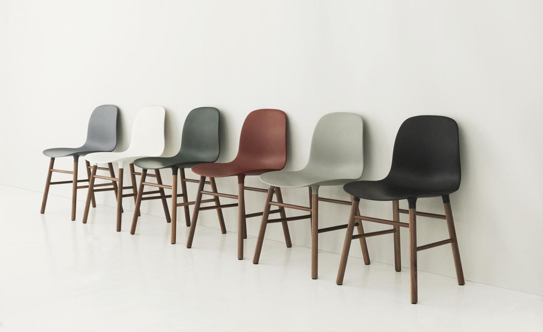 Стул от фабрики Normann Copenhagen модель Form  With Wood Legs