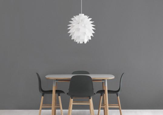 Стул от фабрики Normann Copenhagen модель Form  With Wood Legs