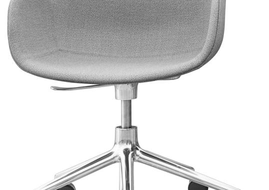 Офисный Стул от фабрики Normann Copenhagen модель Form Upholstered Swivel Arm