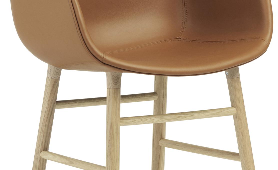 Офисный Стул от фабрики Normann Copenhagen модель Form Upholstered Arm