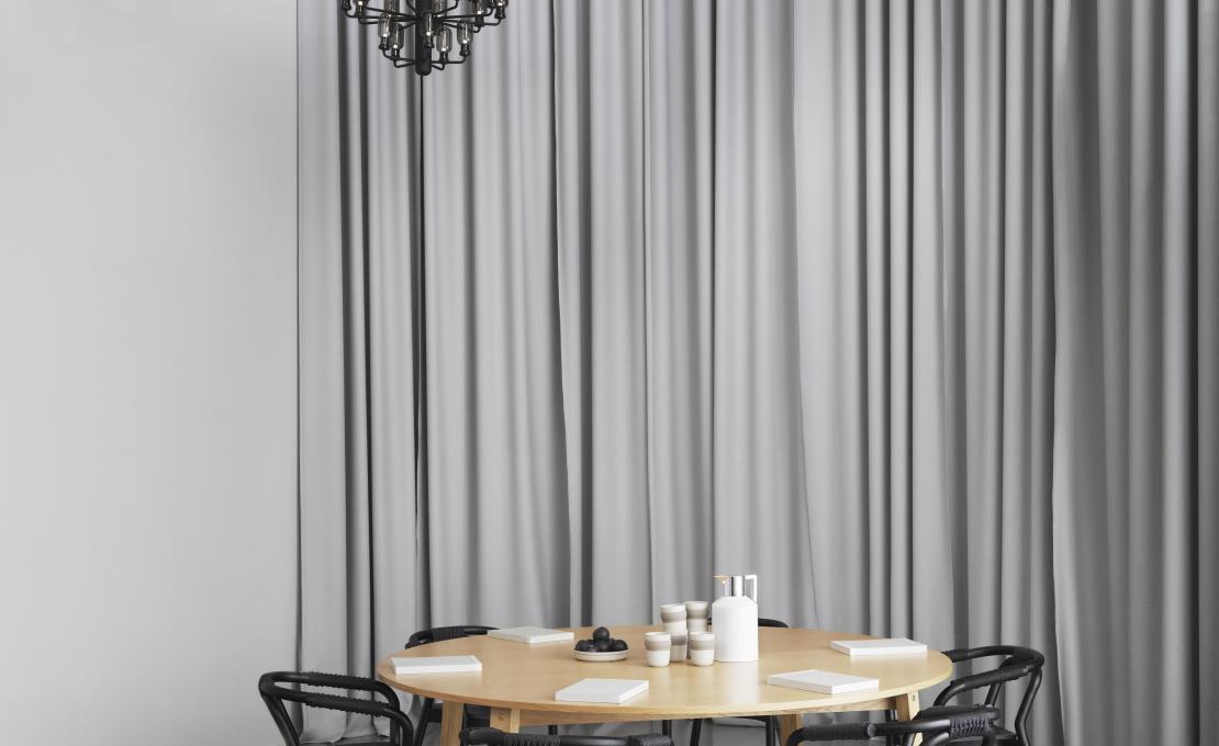 Подвесной светильник от фабрики Normann Copenhagen модель Amp Chandelier-502