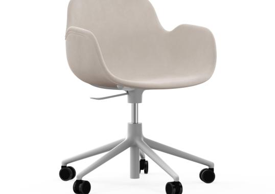 Офисный Стул от фабрики Normann Copenhagen модель Form Upholstered Swivel Arm