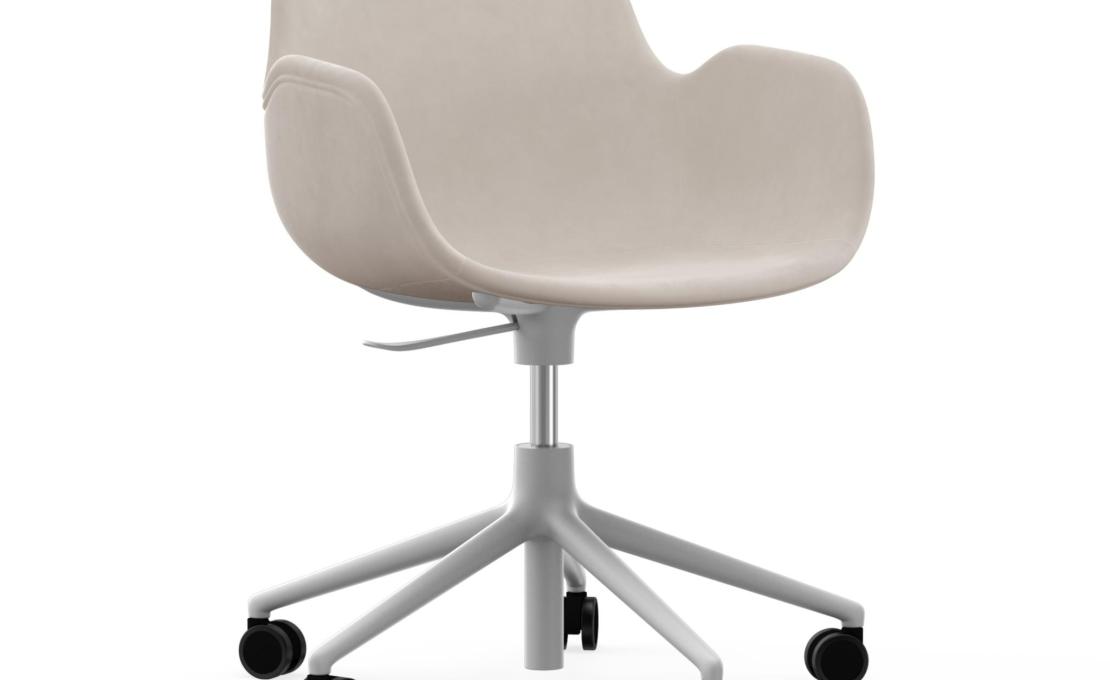 Офисный Стул от фабрики Normann Copenhagen модель Form Upholstered Swivel Arm