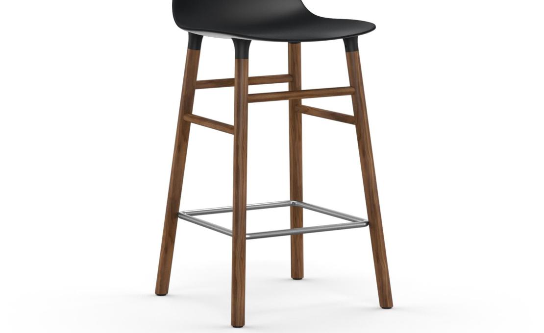 Барный стул от фабрики Normann Copenhagen модель Form  with Wood Legs