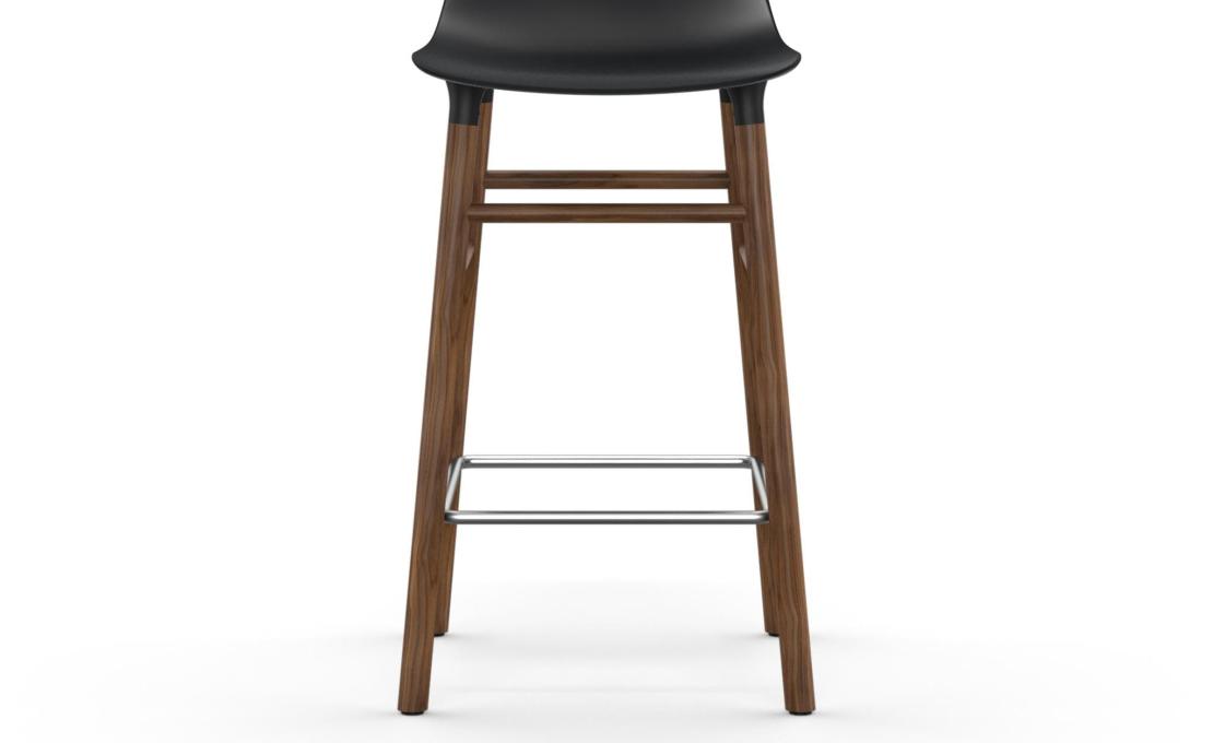 Барный стул от фабрики Normann Copenhagen модель Form  with Wood Legs