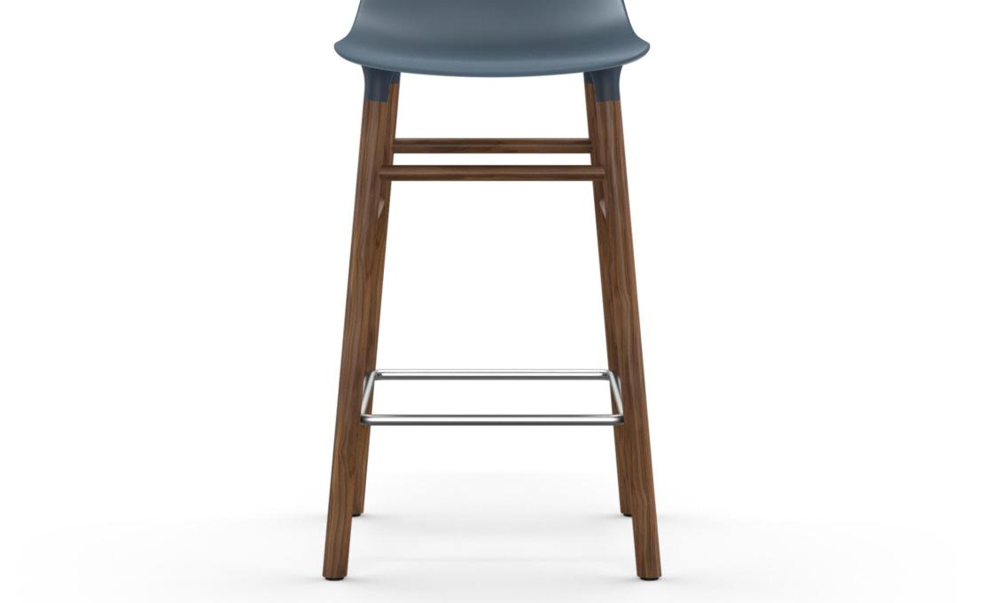 Барный стул от фабрики Normann Copenhagen модель Form  with Wood Legs