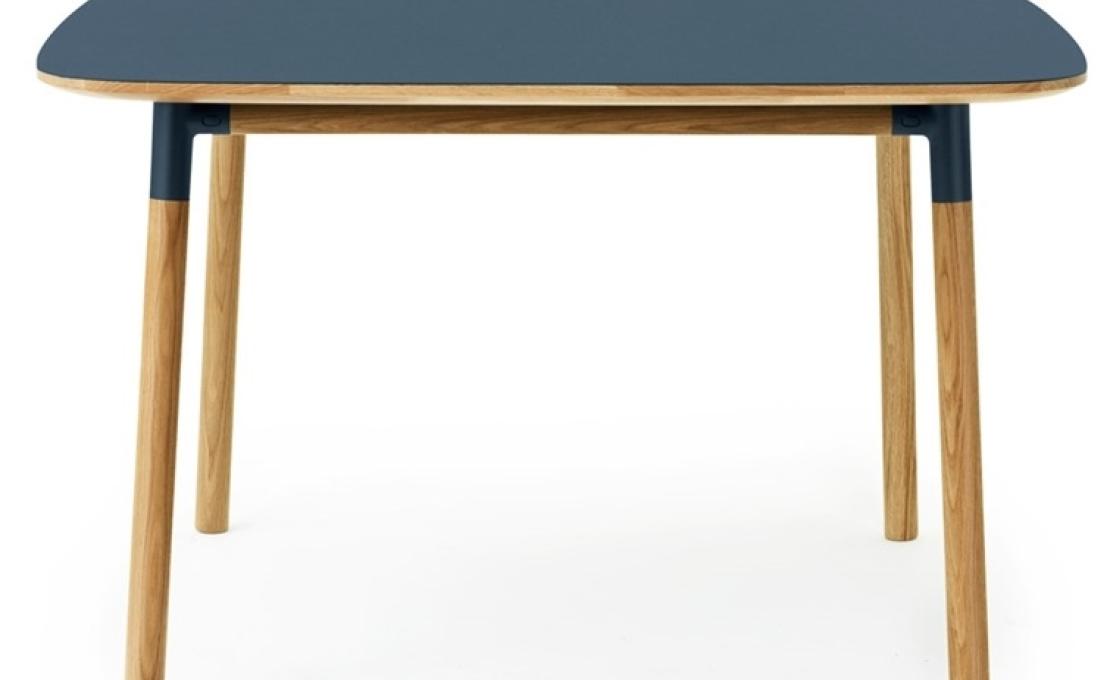 Стол от фабрики Normann Copenhagen модель 6028 Form Table Square