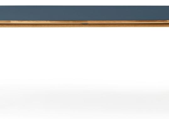 Стол от фабрики Normann Copenhagen модель Form Rectangular Table 