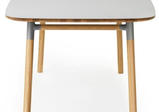 Стол от фабрики Normann Copenhagen модель Form Rectangular Table 