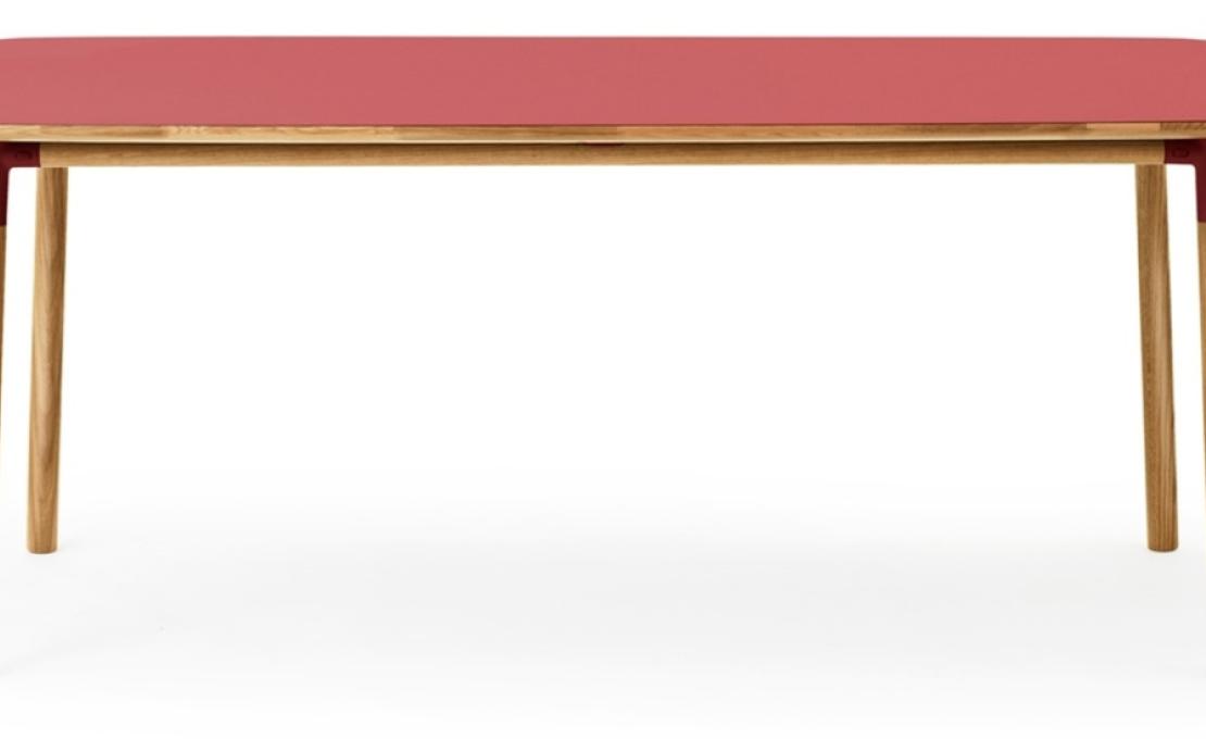 Стол от фабрики Normann Copenhagen модель Form Rectangular Table 