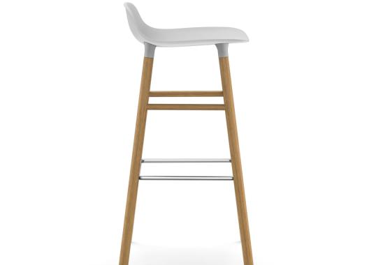 Барный стул от фабрики Normann Copenhagen модель Form  with Wood Legs