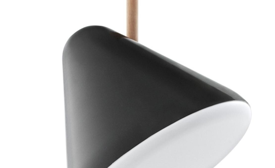 Торшер от фабрики Normann Copenhagen модель Hello Floor Lamp