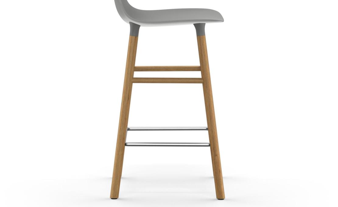Барный стул от фабрики Normann Copenhagen модель Form  with Wood Legs