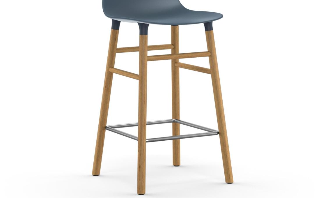 Барный стул от фабрики Normann Copenhagen модель Form  with Wood Legs