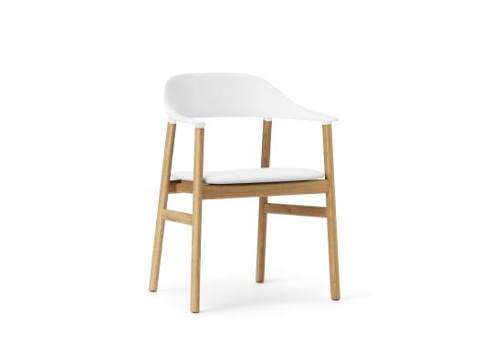 Кресло от фабрики Normann Copenhagen модель 14010 Herit Upholstery Arm