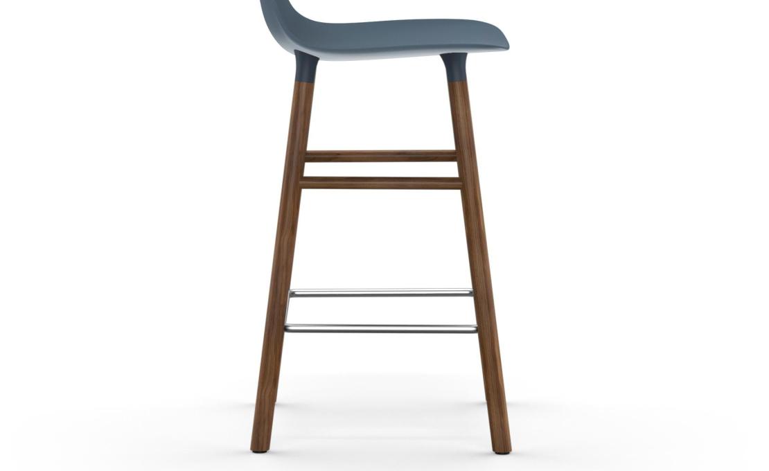 Барный стул от фабрики Normann Copenhagen модель Form  with Wood Legs
