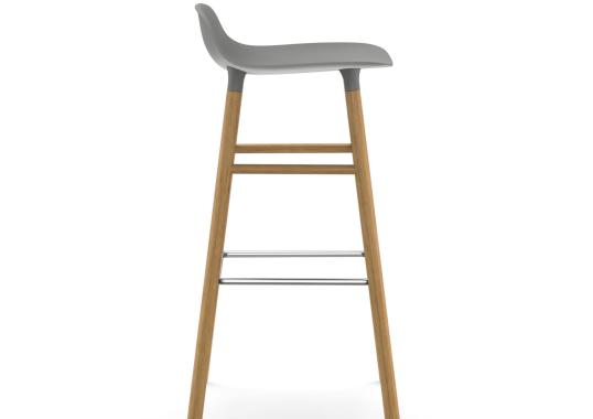 Барный стул от фабрики Normann Copenhagen модель Form  with Wood Legs