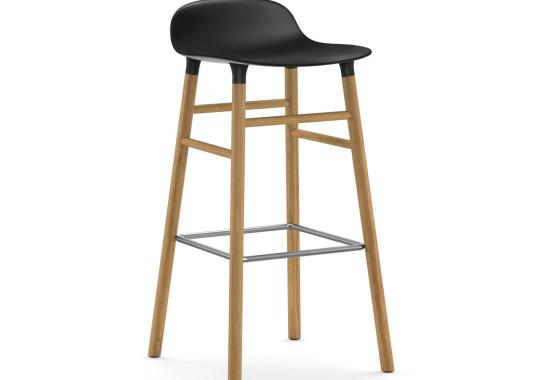 Барный стул от фабрики Normann Copenhagen модель Form  with Wood Legs