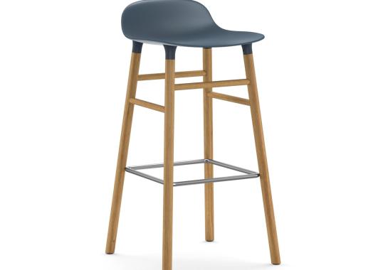 Барный стул от фабрики Normann Copenhagen модель Form  with Wood Legs