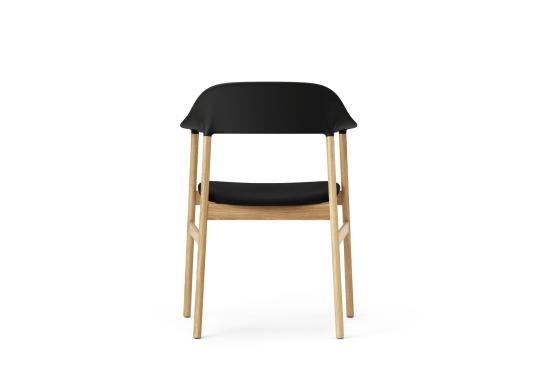 Кресло от фабрики Normann Copenhagen модель 14010 Herit Upholstery Arm