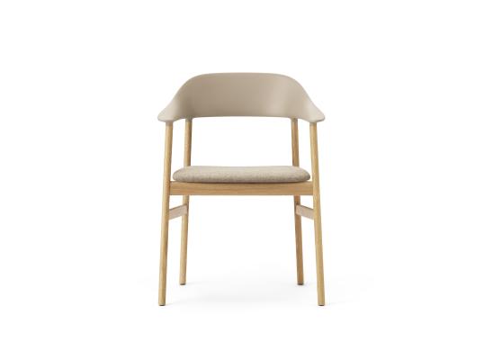Кресло от фабрики Normann Copenhagen модель 14010 Herit Upholstery Arm