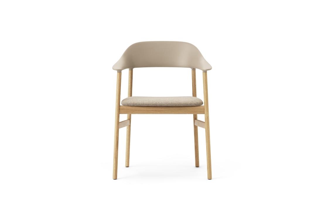 Кресло от фабрики Normann Copenhagen модель 14010 Herit Upholstery Arm
