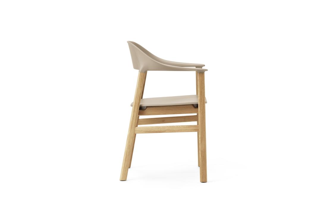 Кресло от фабрики Normann Copenhagen модель 14010 Herit Arm