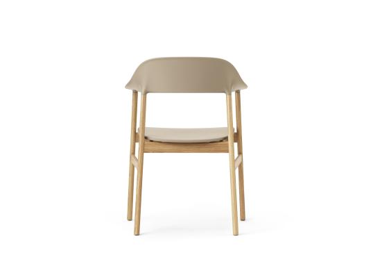 Кресло от фабрики Normann Copenhagen модель 14010 Herit Arm